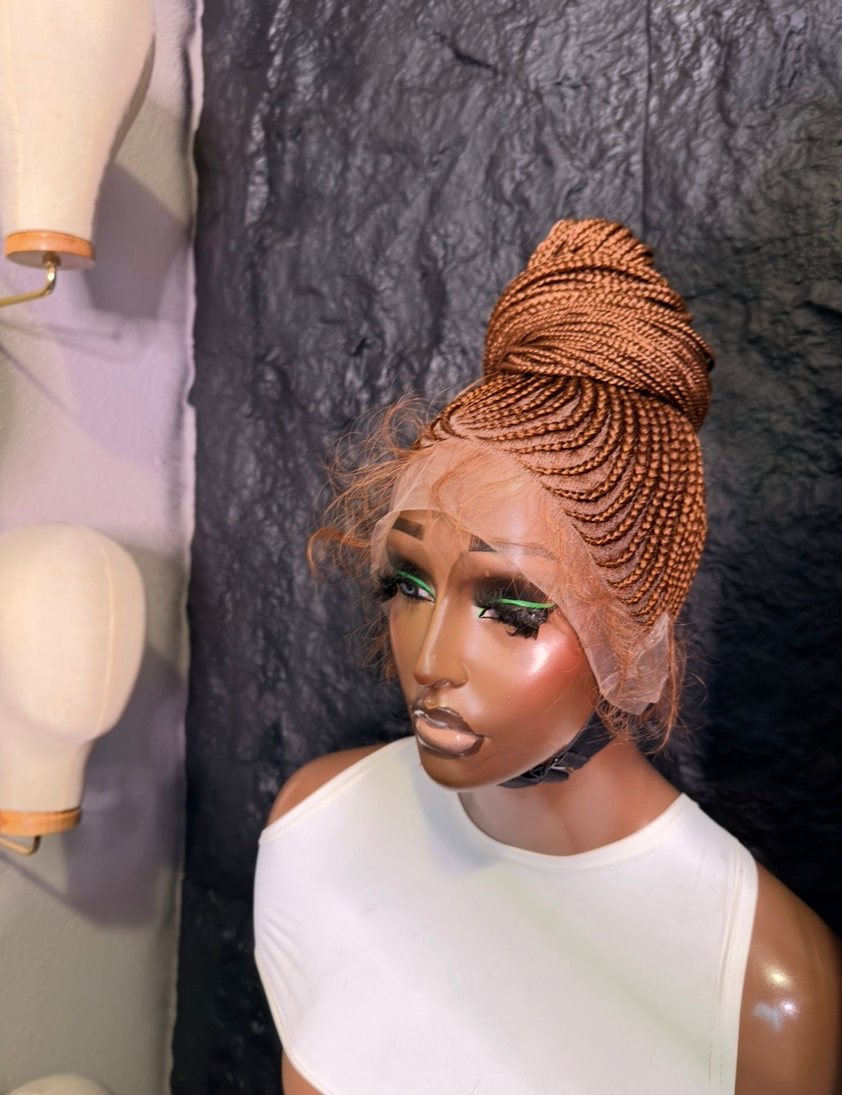 Center C curve shuku up do in 34 inches. full lace wig.