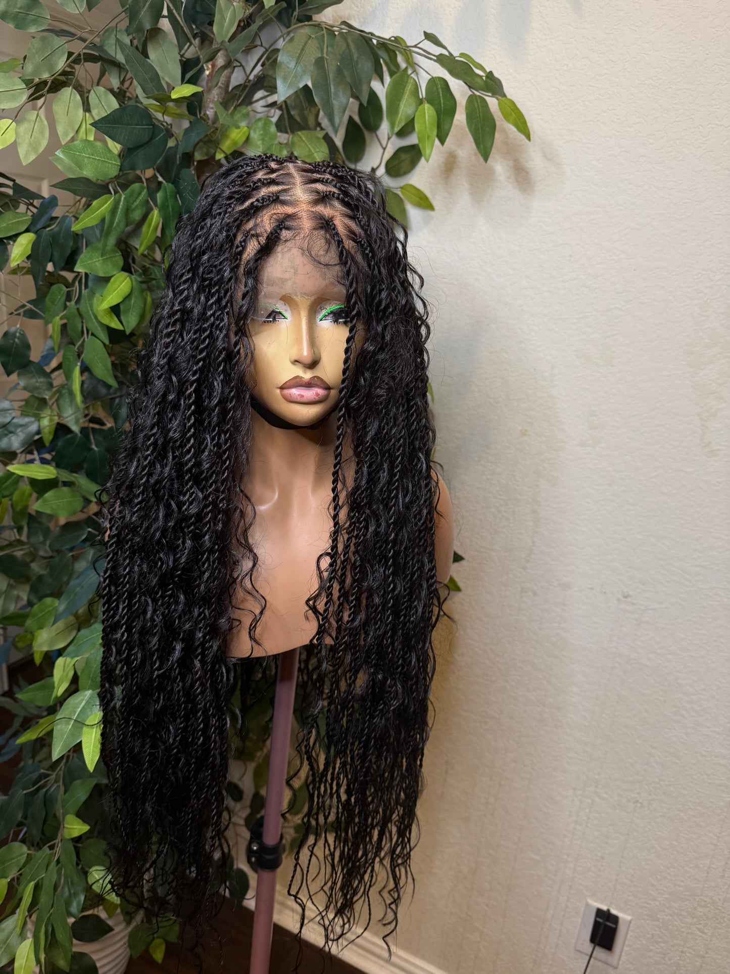 Knotless Twist braids with boho available in different colors. (Medium size) Beautiful for all black women