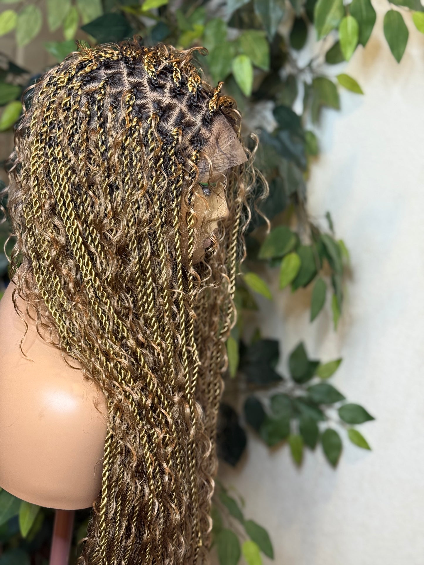 Knotless Twist braids with boho available in different colors. (Medium size) Beautiful for all black women