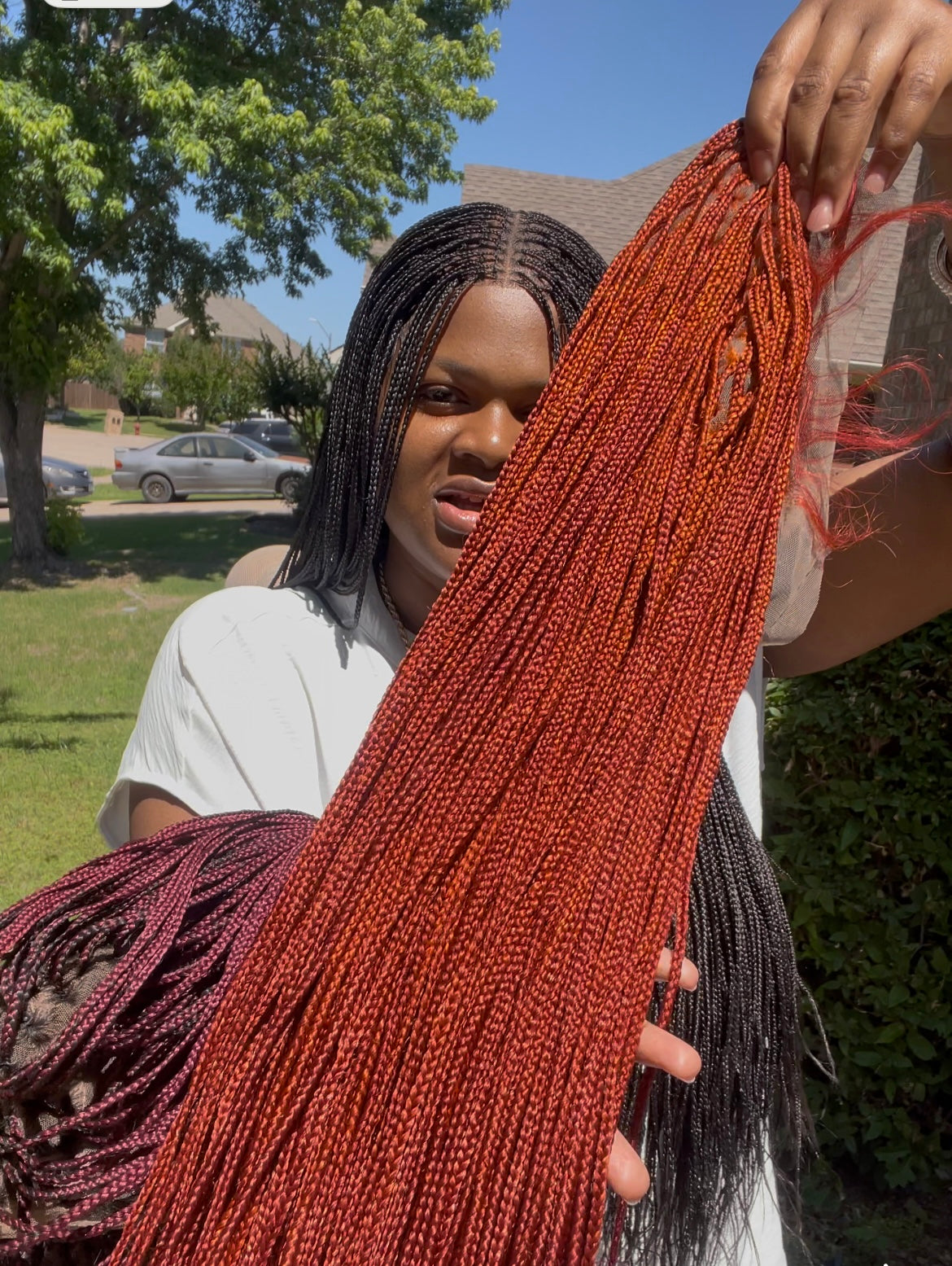 360 full lace Micro knotless braids, made with blend lace synthetic lace available in different lengths very easy to wear for all occasions