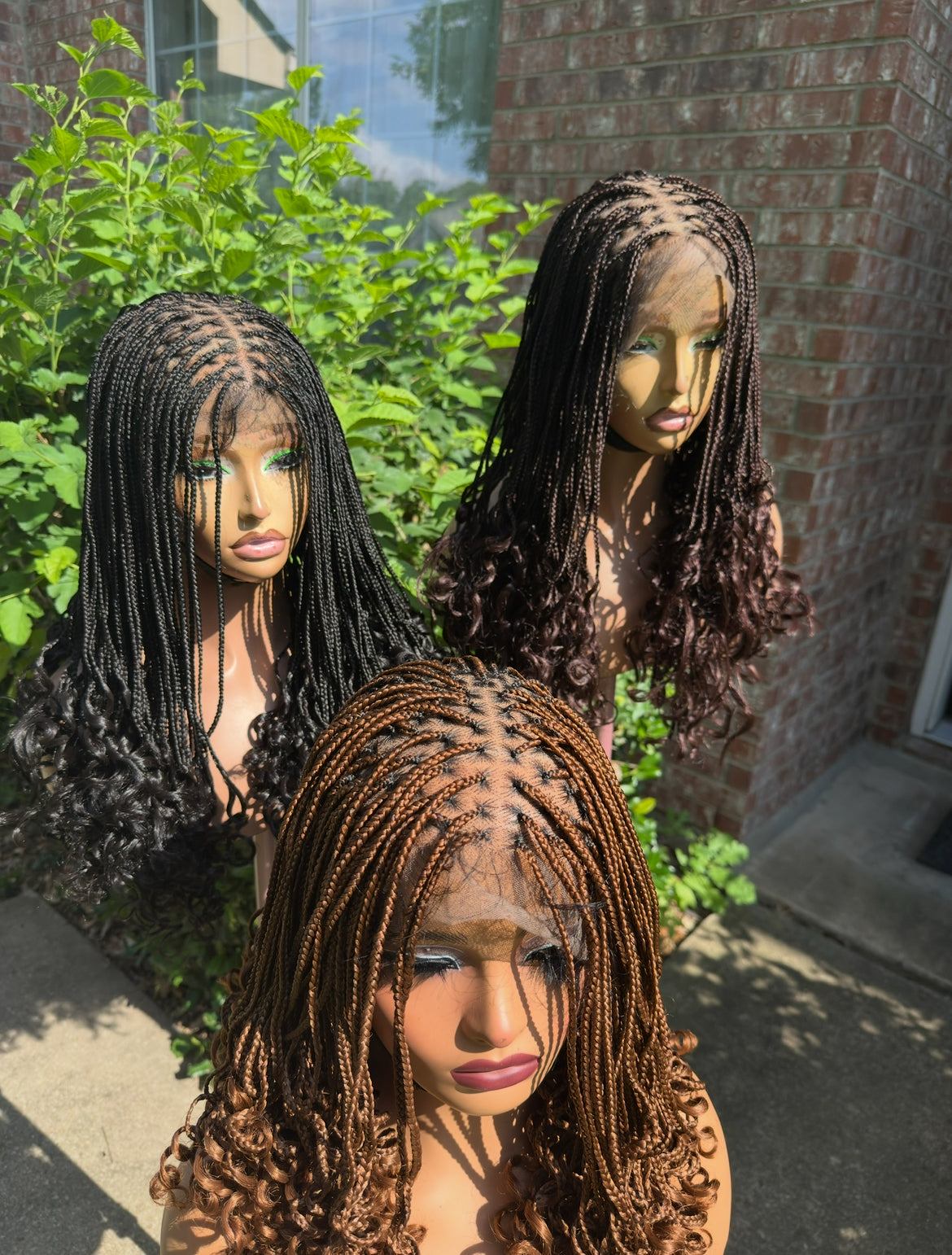 14 inches Micro knotless braids with bouncy tips. made with 360 full lace on a hair blend lace. for everyday look.
