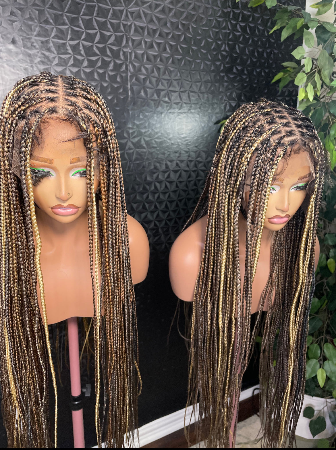 6x6 Glueless closure small size knotless braids 30inches, made with hair blend lace. available in different colors.