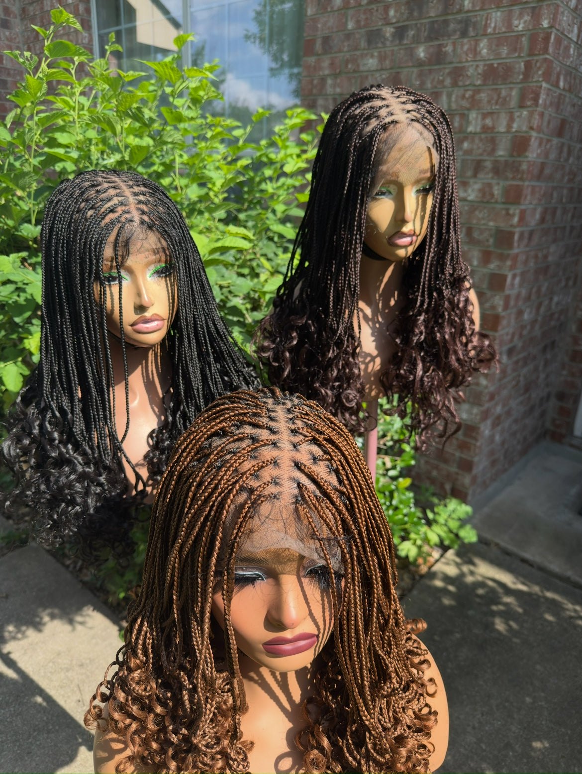14 inches Micro knotless braids with bouncy tips. made with 360 full lace on a hair blend lace. for everyday look.