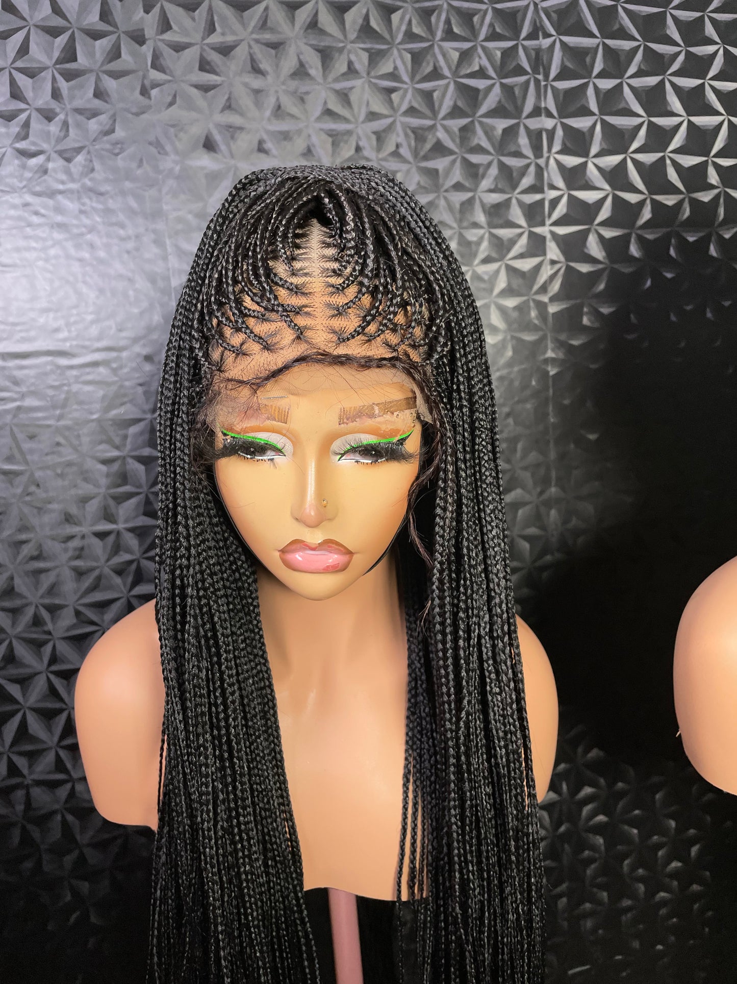 Small size Knotless single braids