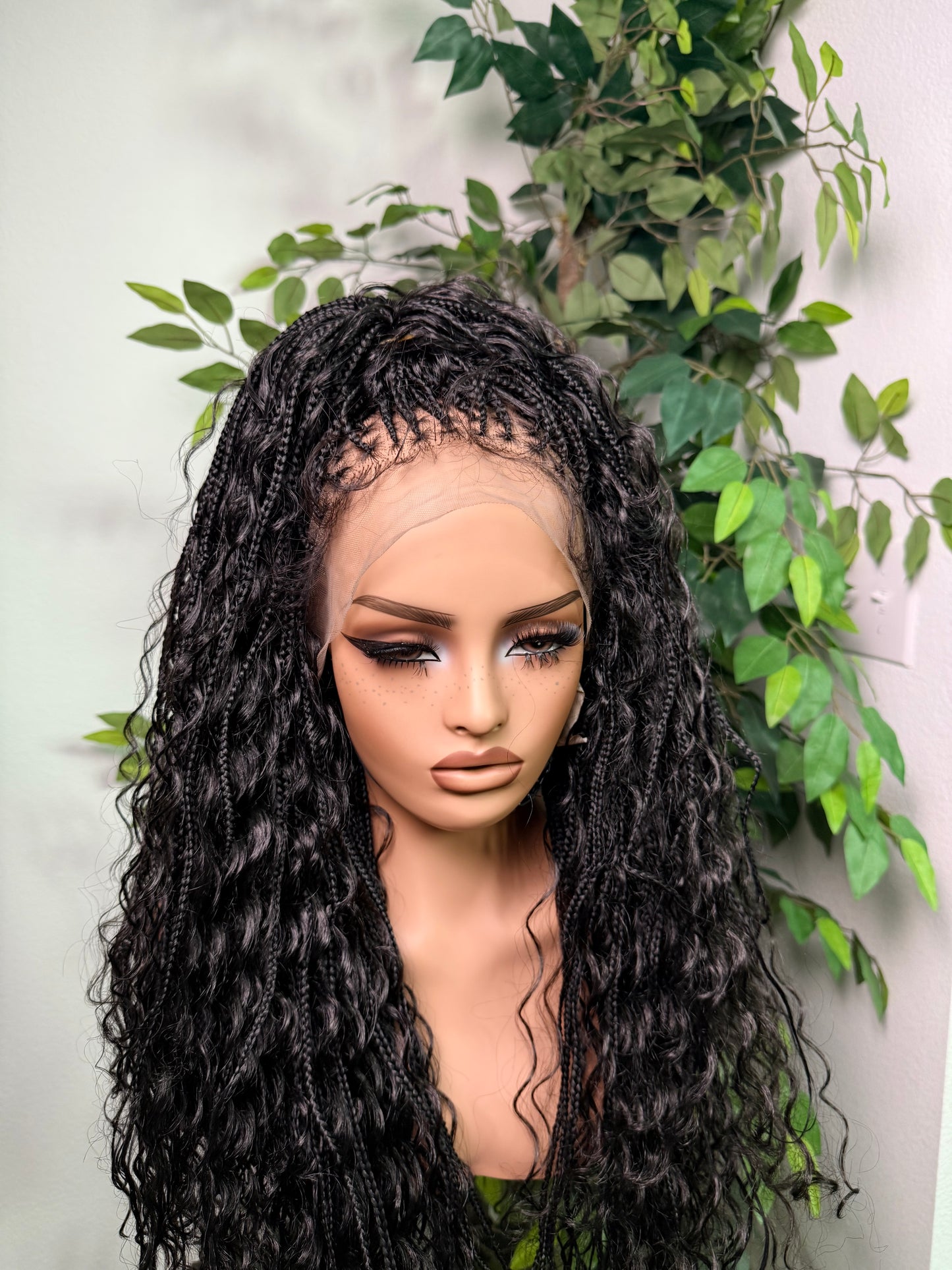 Tiny Knotles Synthetic boho braids made with fiber synthetic lace.