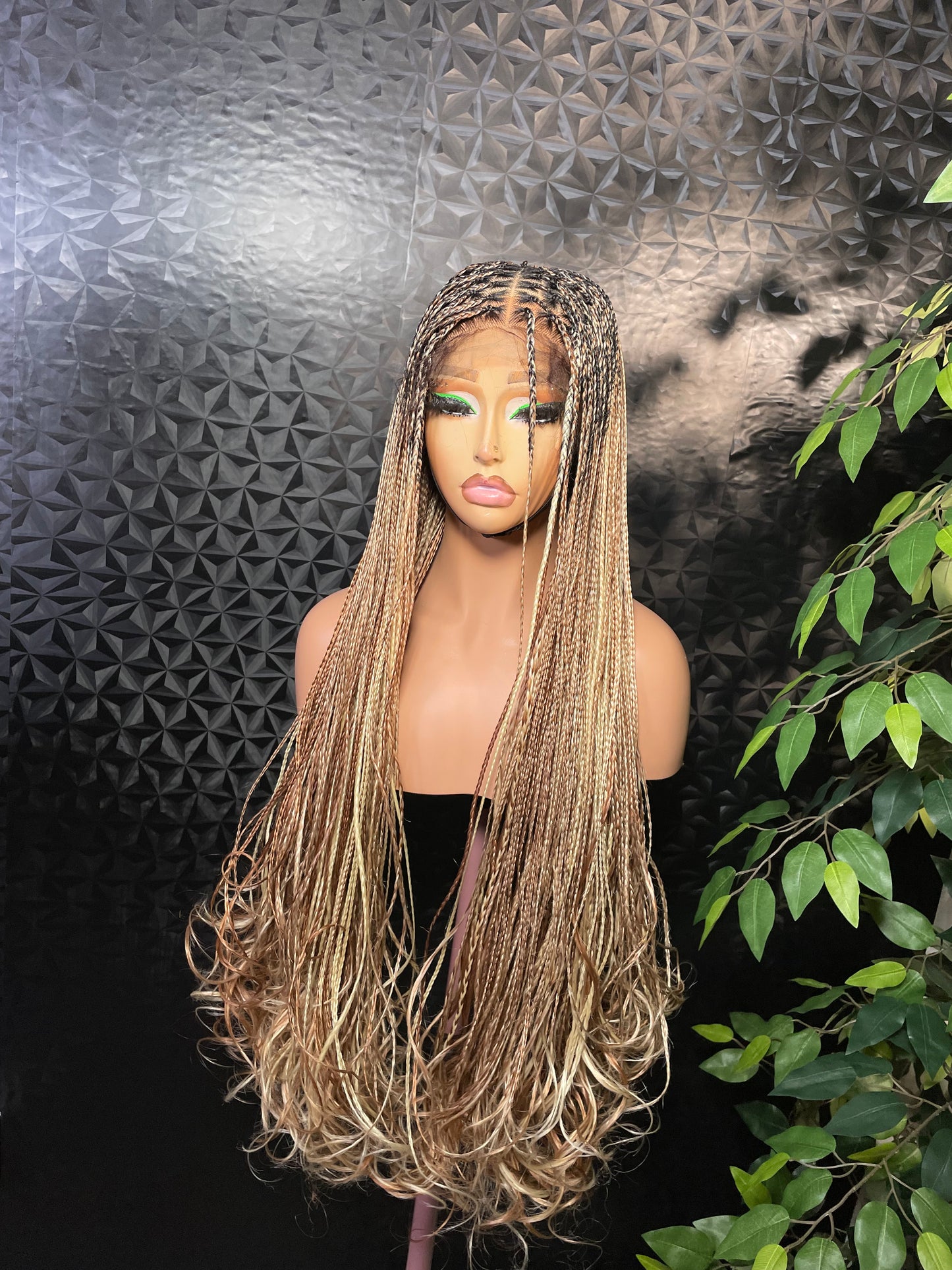 glueless blonde mix in 30 inches  closure wig