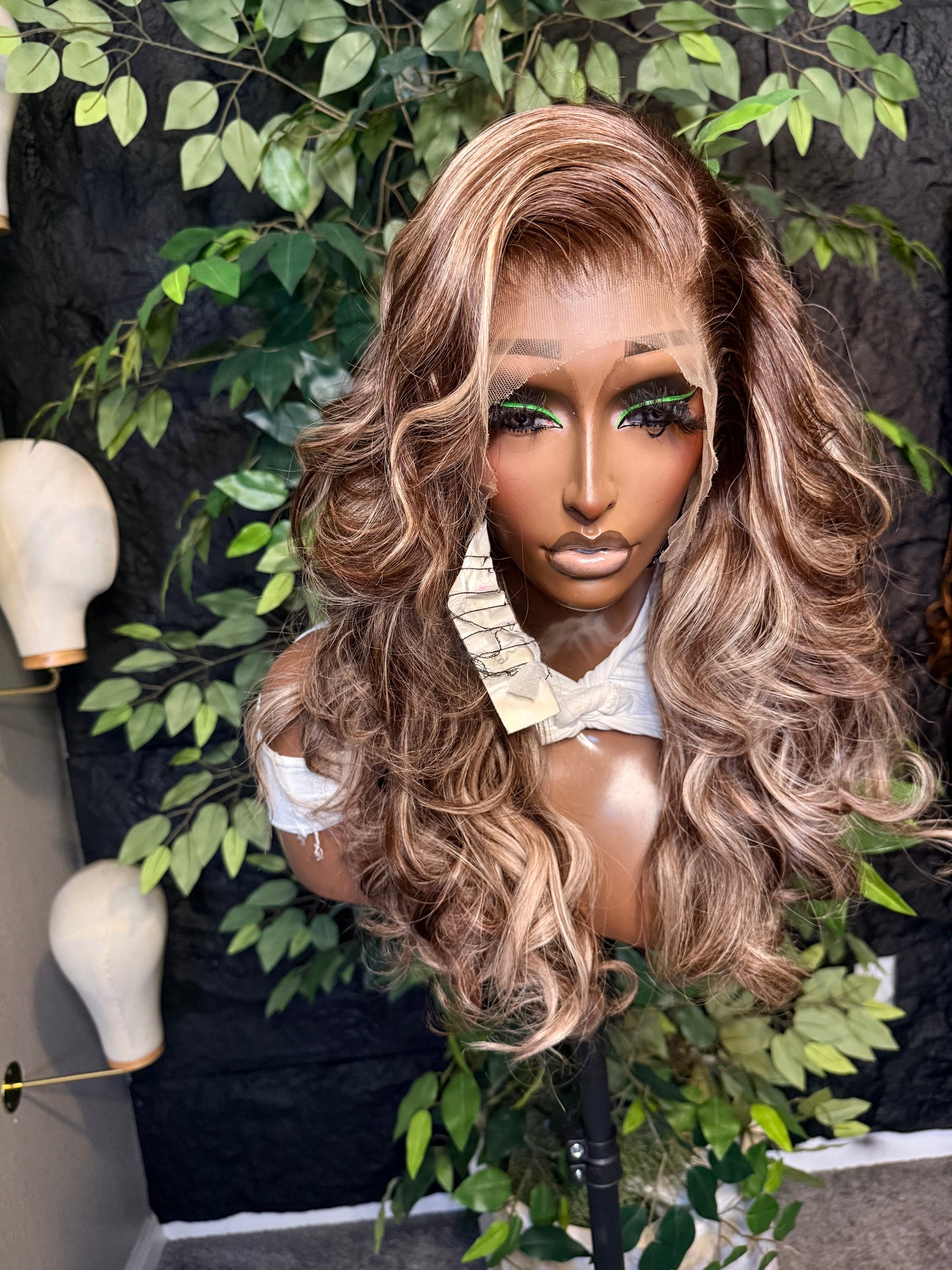 Wig Amber, 20 inches layered donor hair with beautiful highlights. 13x6 HD frontal lace wig
