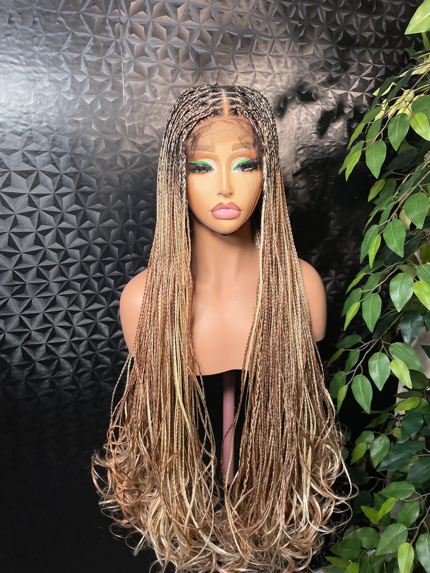 glueless blonde mix in 30 inches  closure wig